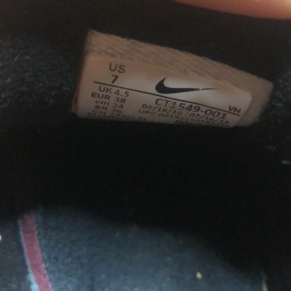 Air Max 97 !! Selling for very cheap, orignal price is $180. These are a size 7 - Picture 4 of 5